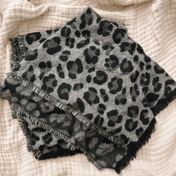 Accessories - No-brand scarf
